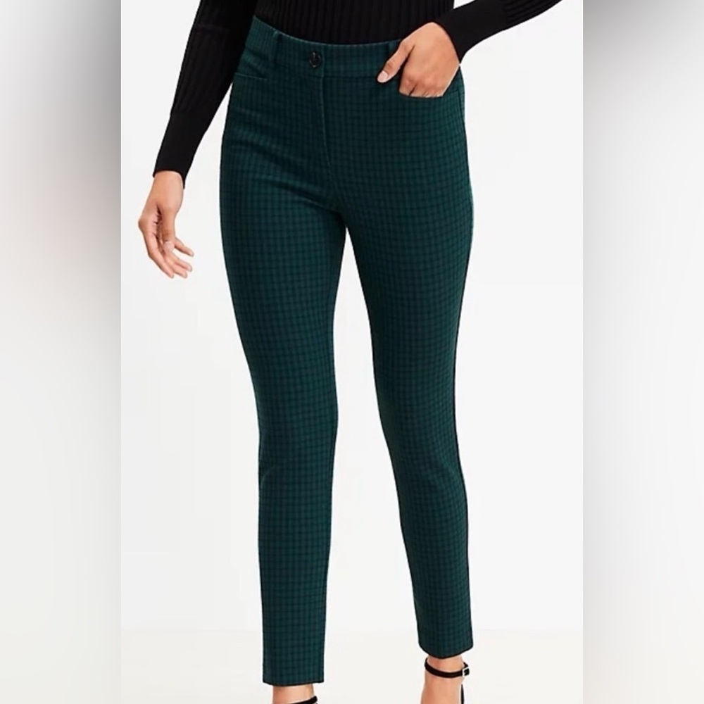 LOFT SUTTON GREEN AND BLACK PRINT SKINNY PANTS SIZE 0